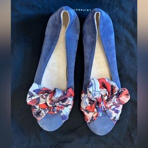 Vero Cuoio Blue Flats with Floral Bow